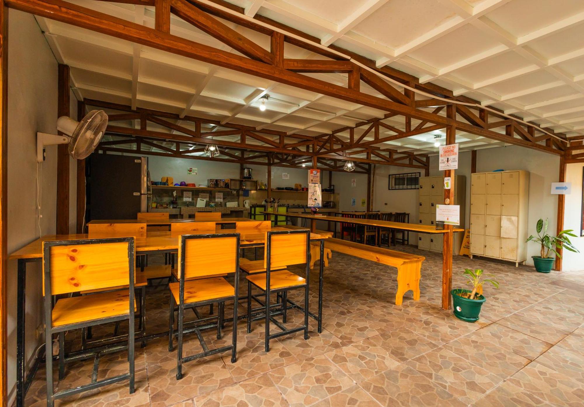 Arenal Sloth Hostel La Fortuna Exterior photo